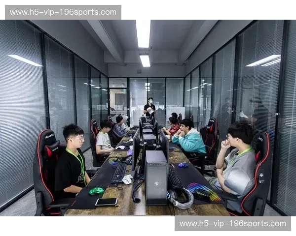 英雄联盟青训营：点燃你的电竞职业梦