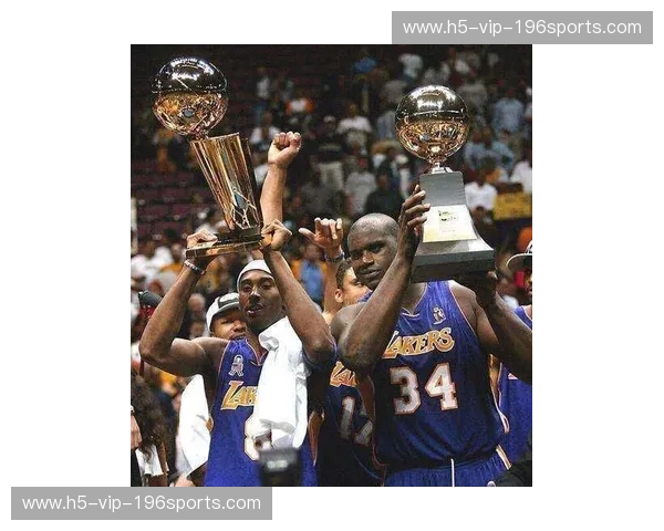 巅峰对决，剑指荣耀：步行者与热火，季后赛首战的烈焰与冰霜